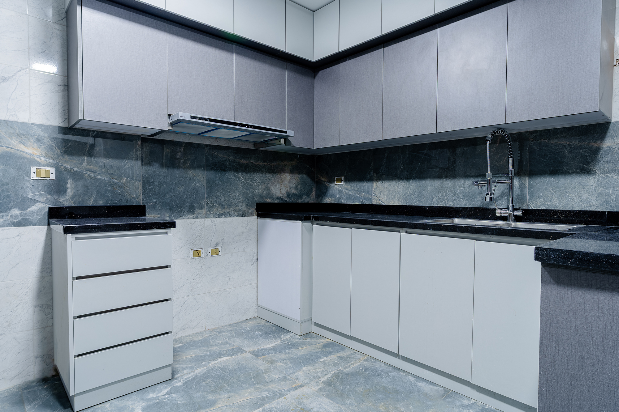OMR00242-HDR