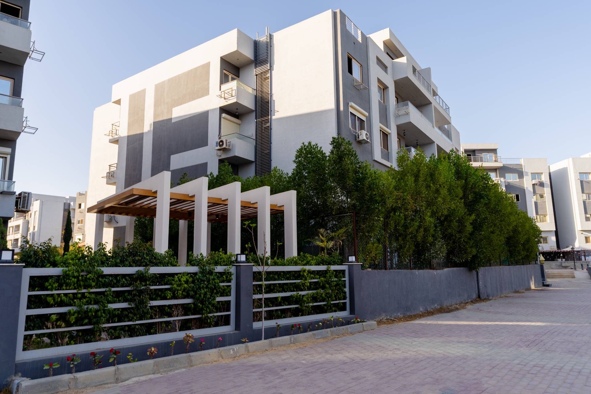 OMR00389-HDR-2