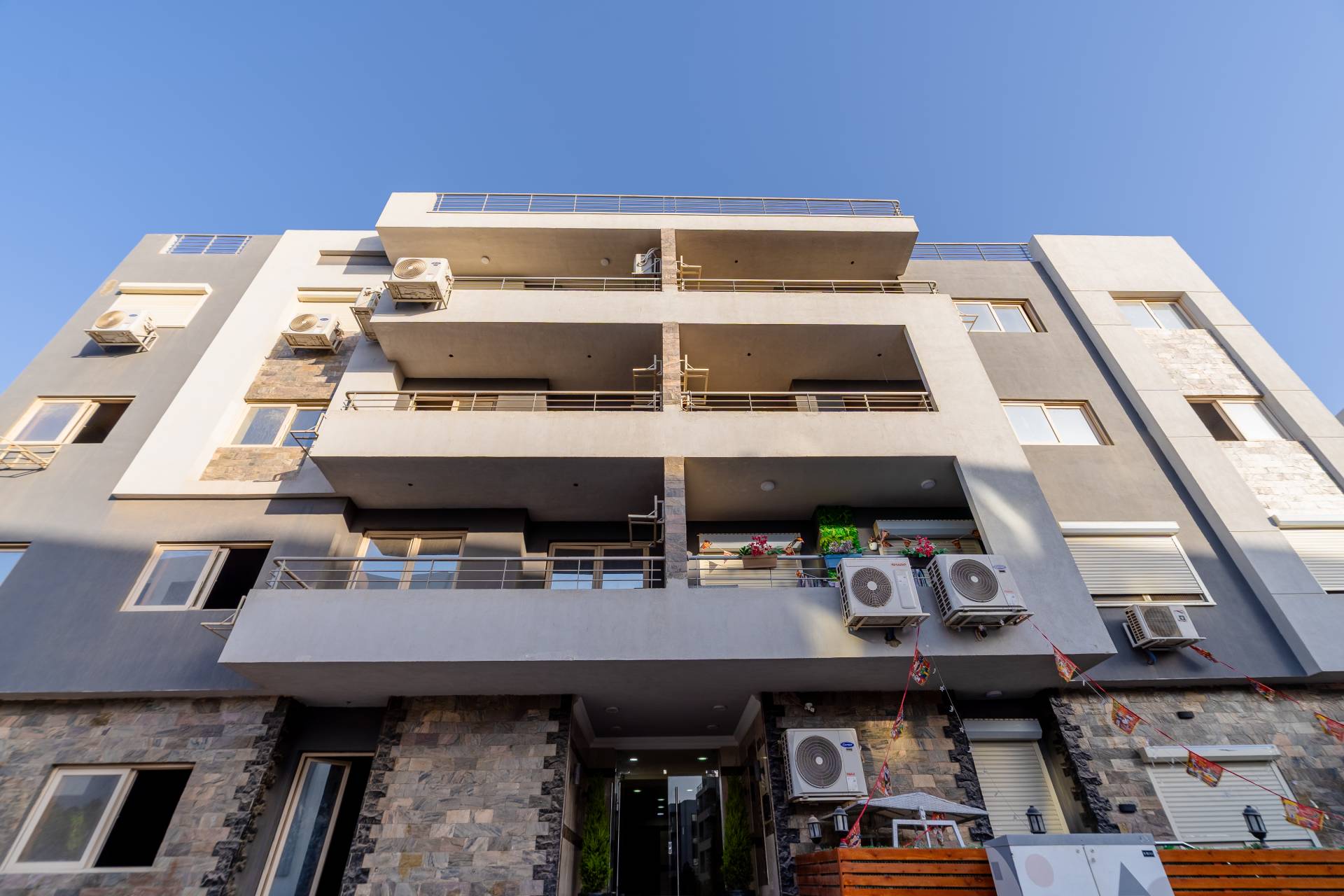 OMR00512-HDR